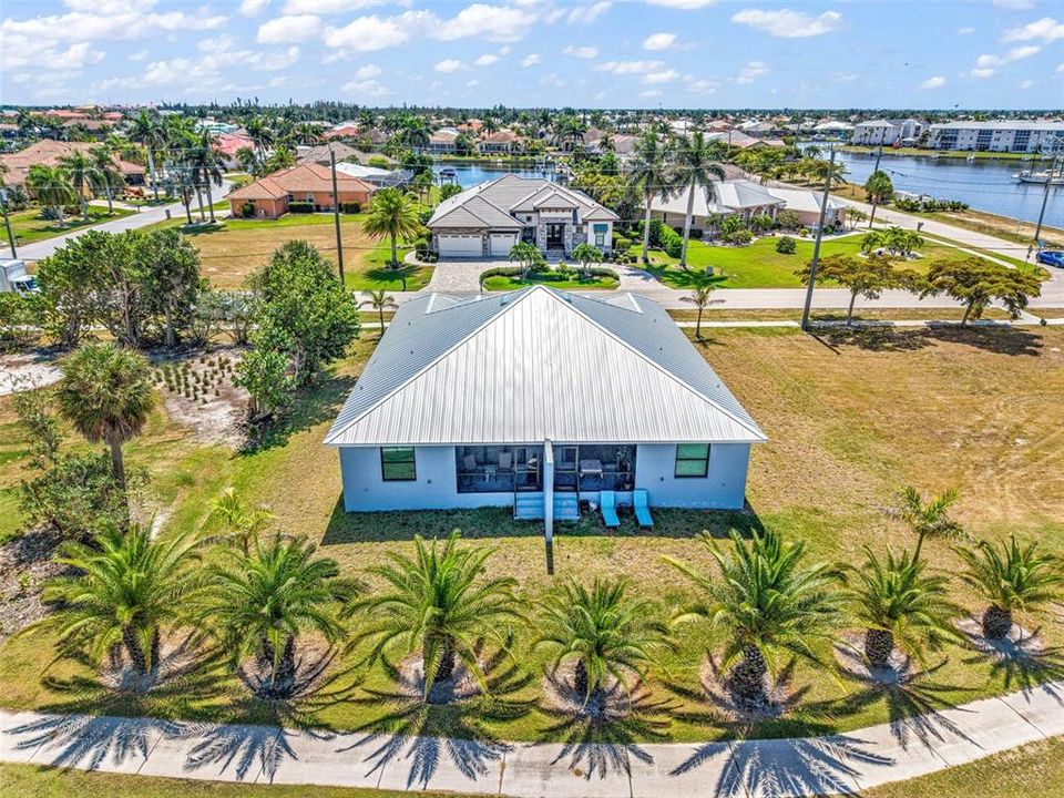 For Sale: $569,000 (6 beds, 0 baths, 2488 Square Feet)