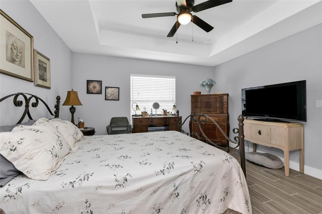 For Sale: $569,000 (6 beds, 0 baths, 2488 Square Feet)