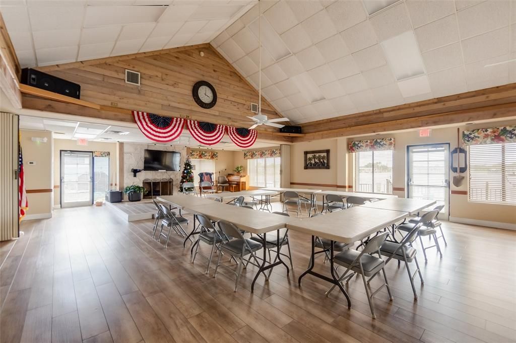 For Sale: $115,000 (2 beds, 1 baths, 798 Square Feet)