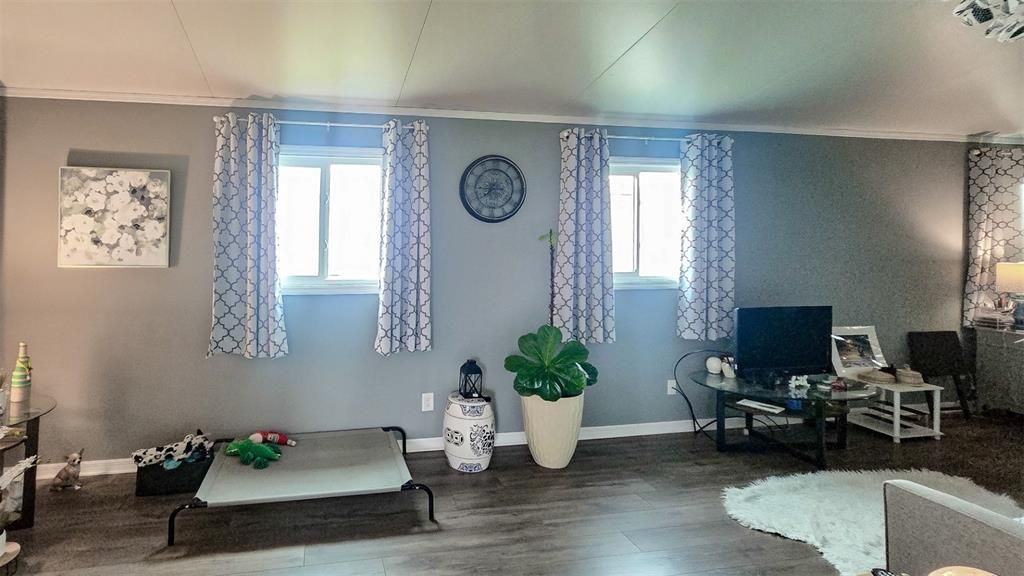 For Sale: $115,000 (2 beds, 1 baths, 798 Square Feet)