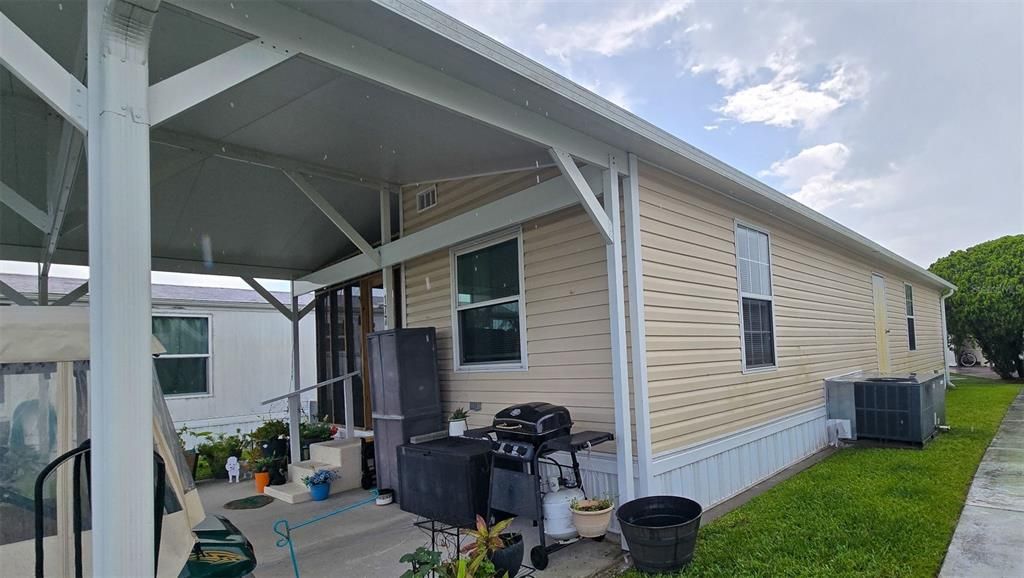 For Sale: $115,000 (2 beds, 1 baths, 798 Square Feet)