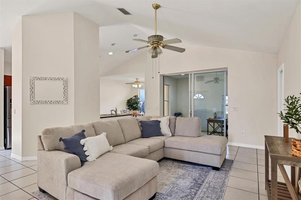 For Sale: $450,000 (3 beds, 2 baths, 1555 Square Feet)