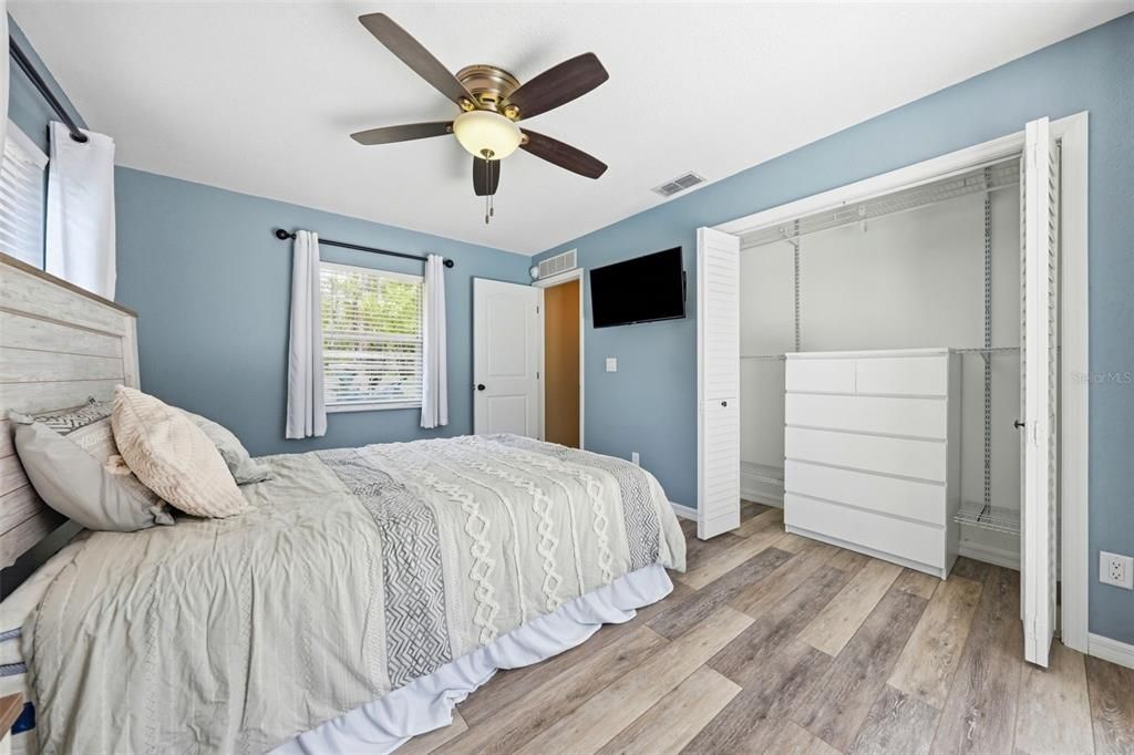 En Venta: $569,900 (3 camas, 2 baños, 2315 Pies cuadrados)