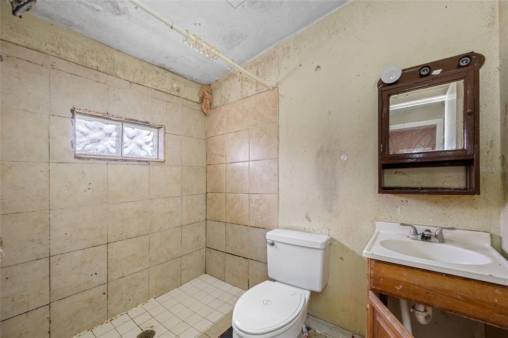 На продажу: $334,000 (4 спален, 2 ванн, 1935 Квадратных фут)