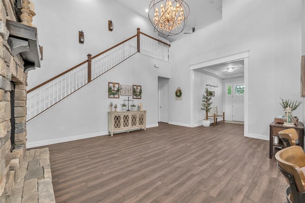 En Venta: $1,175,000 (6 camas, 4 baños, 3640 Pies cuadrados)
