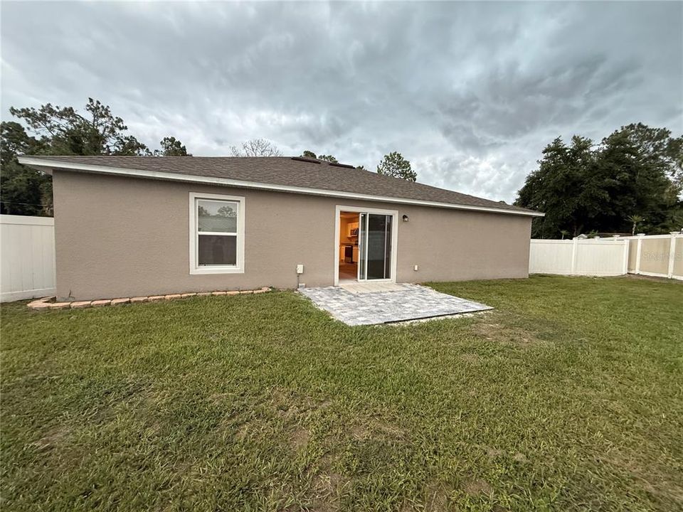 For Rent: $2,200 (4 beds, 2 baths, 1806 Square Feet)