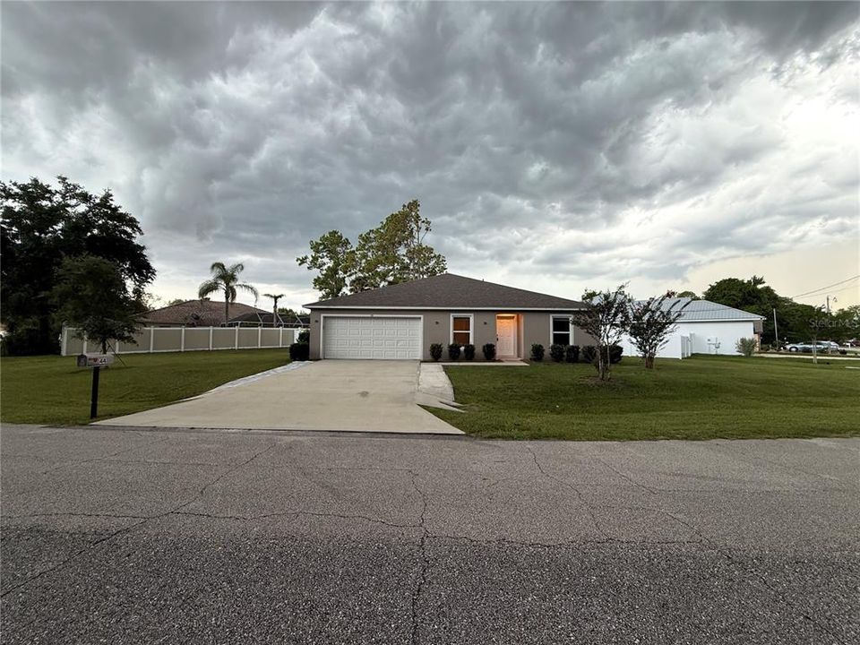 For Rent: $2,200 (4 beds, 2 baths, 1806 Square Feet)