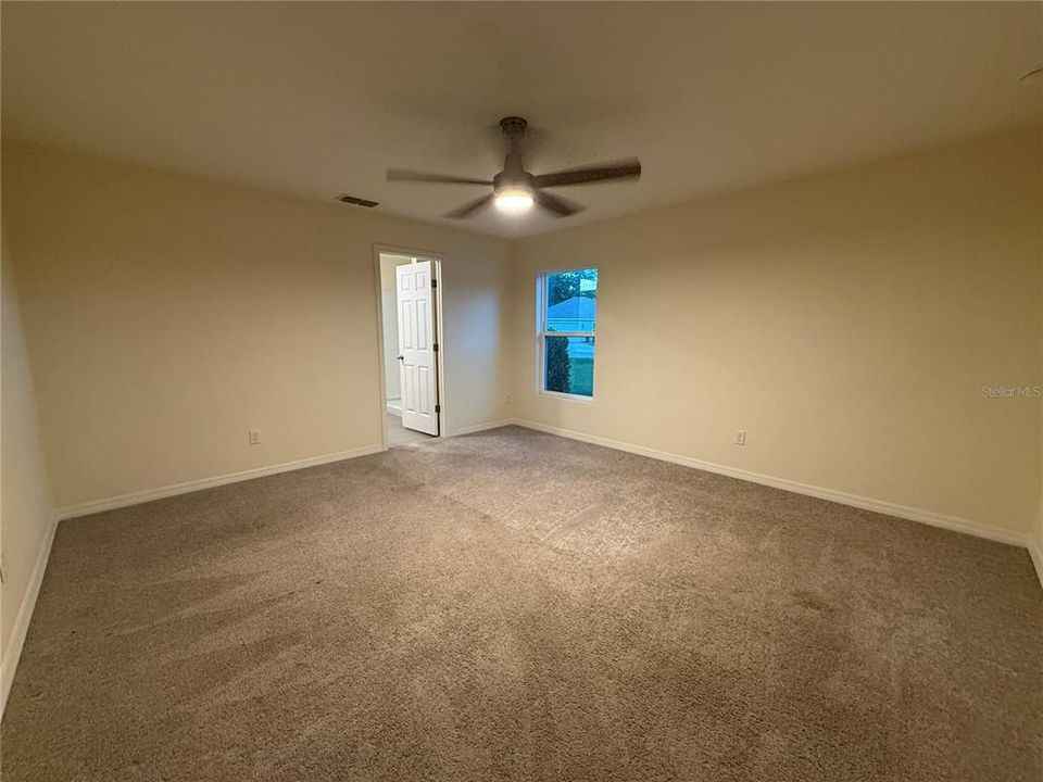 For Rent: $2,200 (4 beds, 2 baths, 1806 Square Feet)