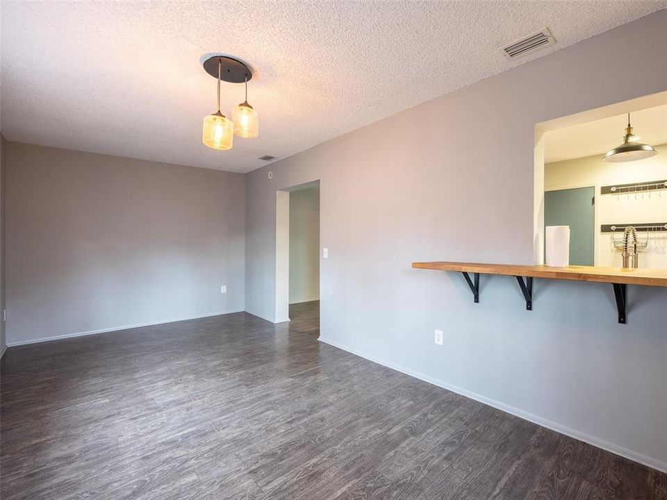 En Venta: $299,000 (3 camas, 2 baños, 1413 Pies cuadrados)