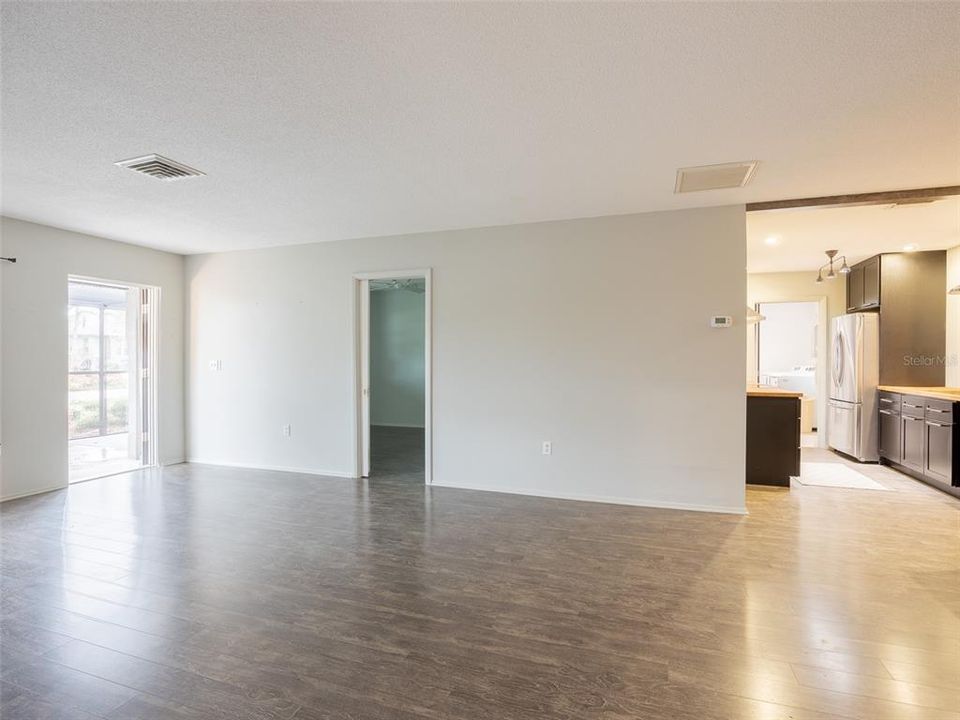 En Venta: $299,000 (3 camas, 2 baños, 1413 Pies cuadrados)