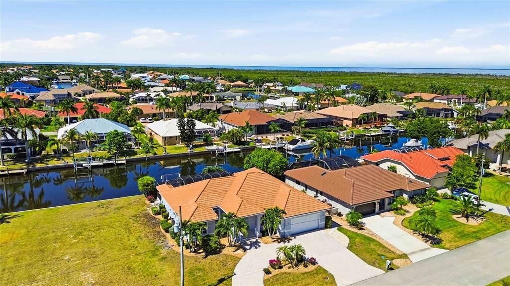 На продажу: $799,900 (3 спален, 2 ванн, 2441 Квадратных фут)