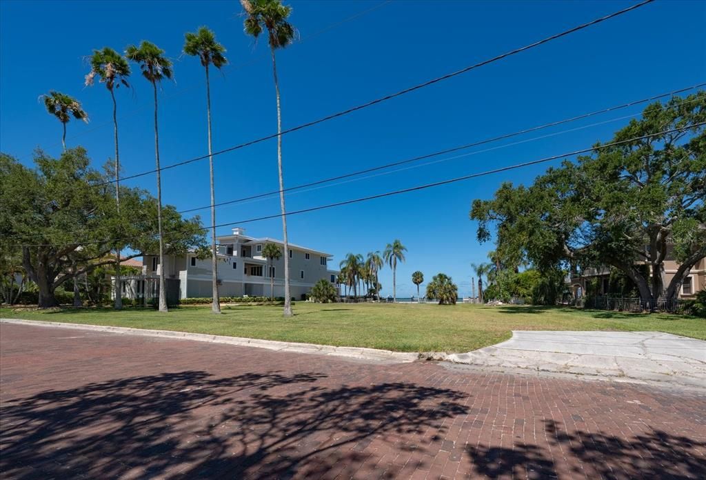 For Sale: $3,300,000 (0.59 acres)