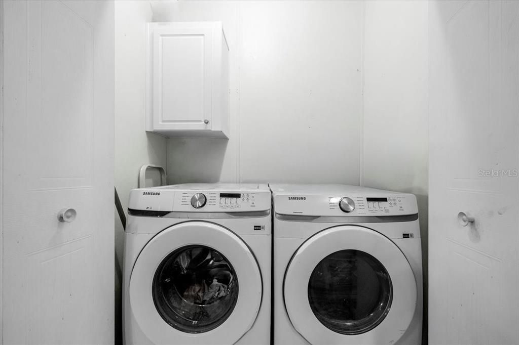 For Sale: $250,000 (2 beds, 2 baths, 958 Square Feet)