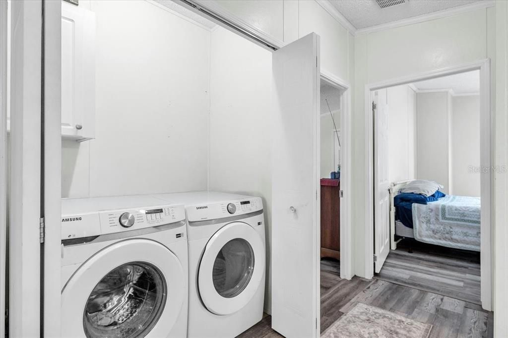For Sale: $250,000 (2 beds, 2 baths, 958 Square Feet)