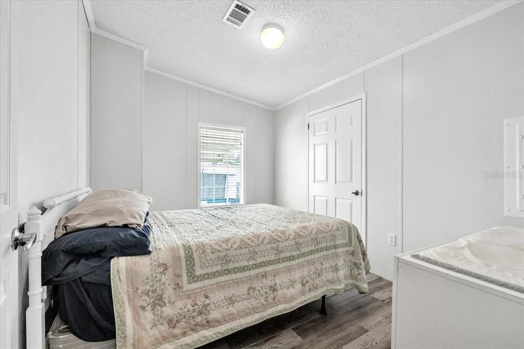 For Sale: $250,000 (2 beds, 2 baths, 958 Square Feet)