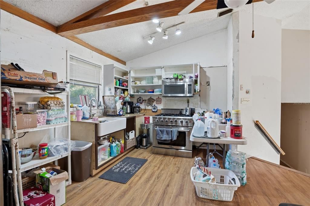 For Sale: $650,000 (4 beds, 3 baths, 2280 Square Feet)