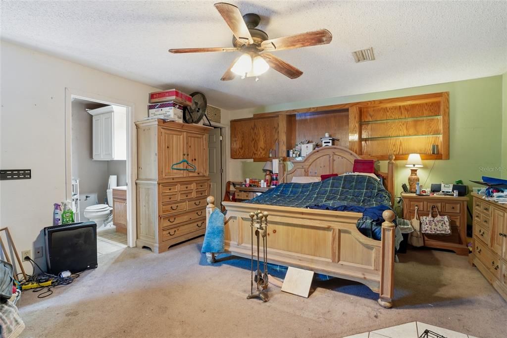 For Sale: $650,000 (4 beds, 3 baths, 2280 Square Feet)