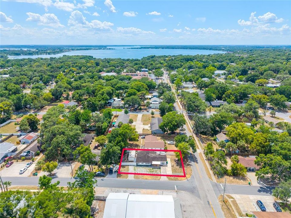 For Rent: $2,300 (3 beds, 1 baths, 1221 Square Feet)