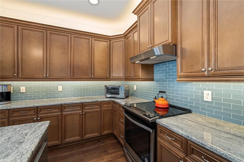 For Sale: $660,000 (3 beds, 2 baths, 1818 Square Feet)
