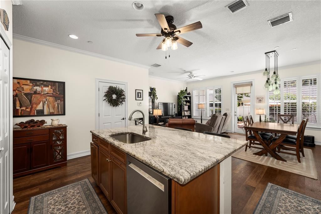For Sale: $660,000 (3 beds, 2 baths, 1818 Square Feet)