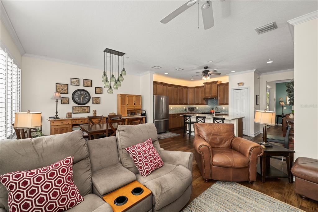 For Sale: $660,000 (3 beds, 2 baths, 1818 Square Feet)