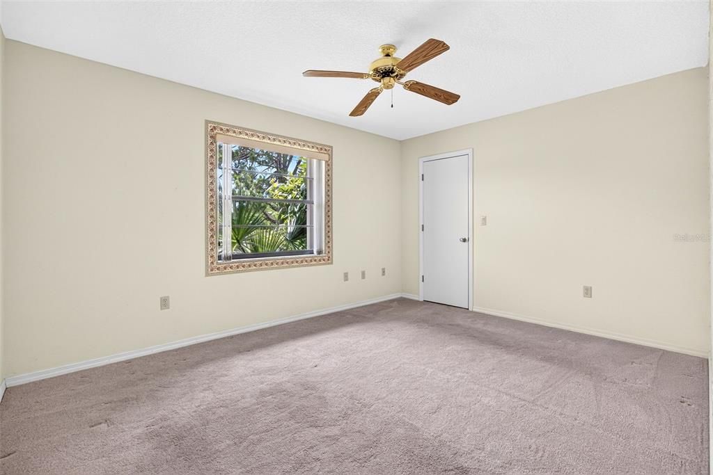 For Sale: $319,900 (3 beds, 2 baths, 1834 Square Feet)