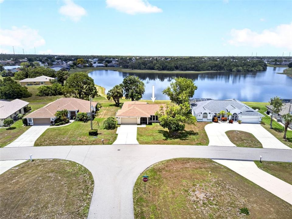 For Sale: $319,900 (3 beds, 2 baths, 1834 Square Feet)