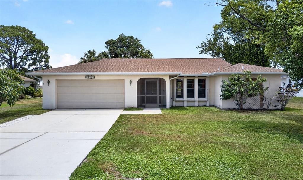 For Sale: $319,900 (3 beds, 2 baths, 1834 Square Feet)