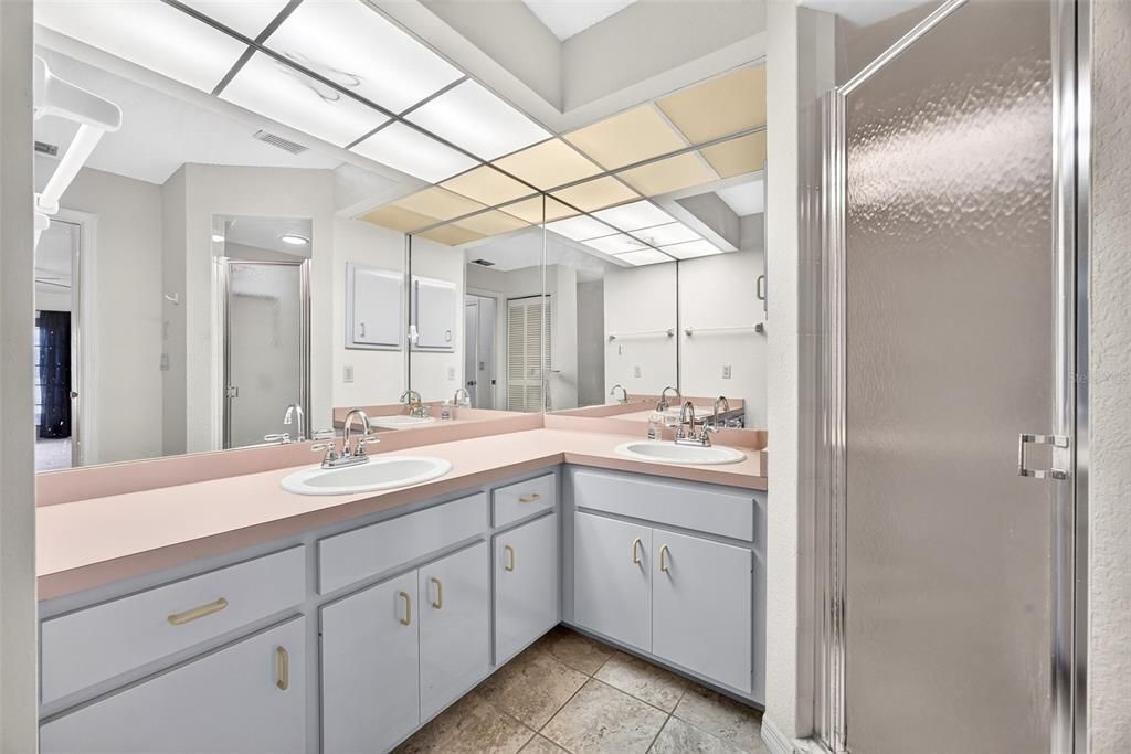 For Sale: $319,900 (3 beds, 2 baths, 1834 Square Feet)