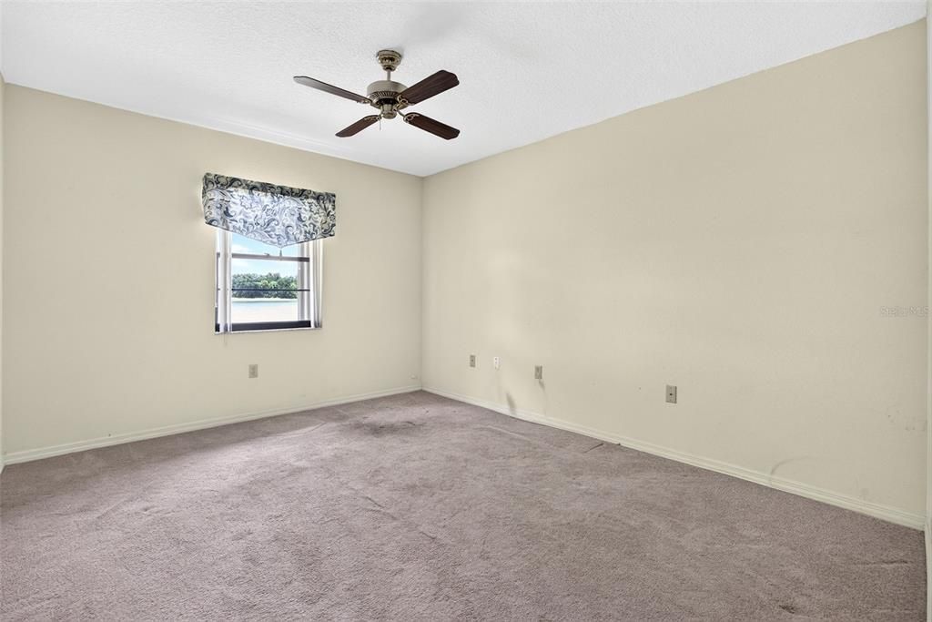 For Sale: $319,900 (3 beds, 2 baths, 1834 Square Feet)