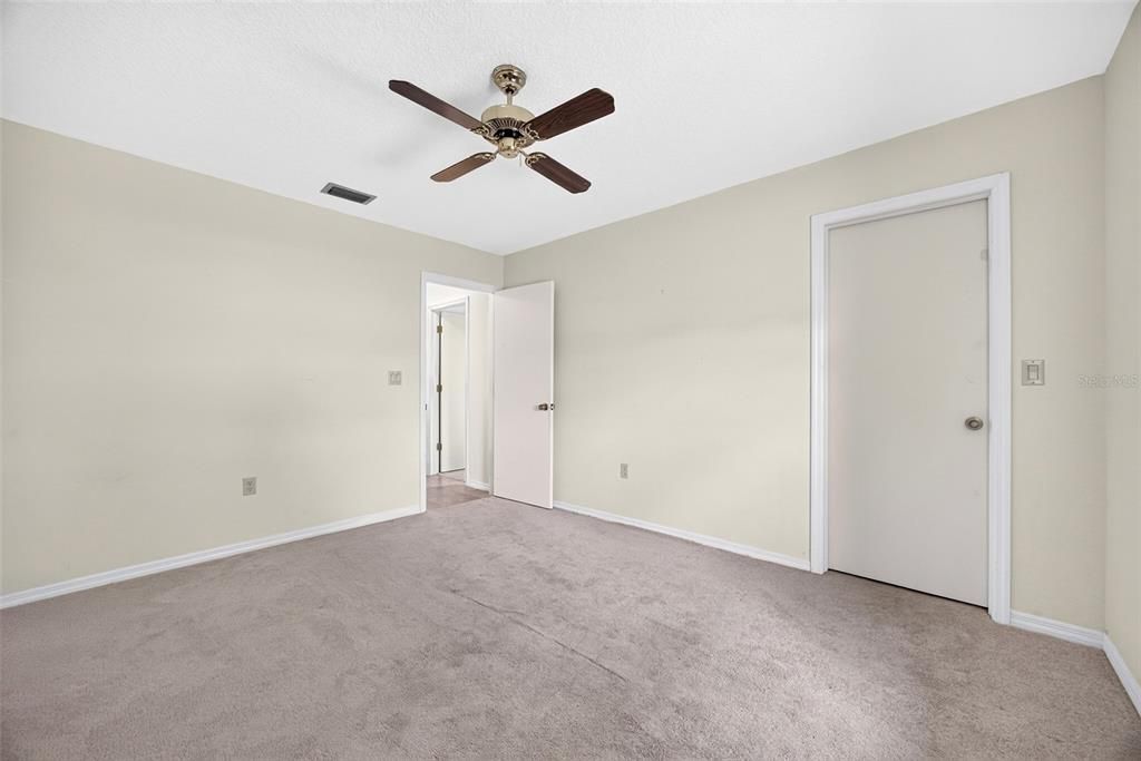 For Sale: $319,900 (3 beds, 2 baths, 1834 Square Feet)
