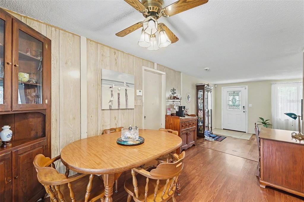 For Sale: $327,000 (3 beds, 2 baths, 1454 Square Feet)