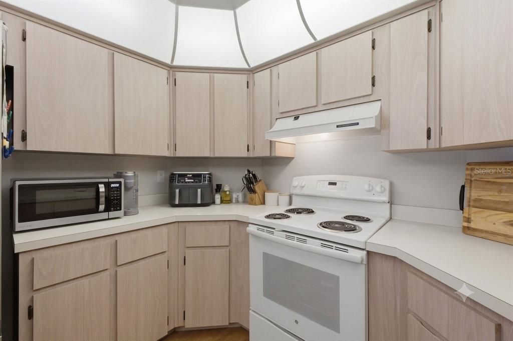 На продажу: $399,900 (3 спален, 2 ванн, 1814 Квадратных фут)