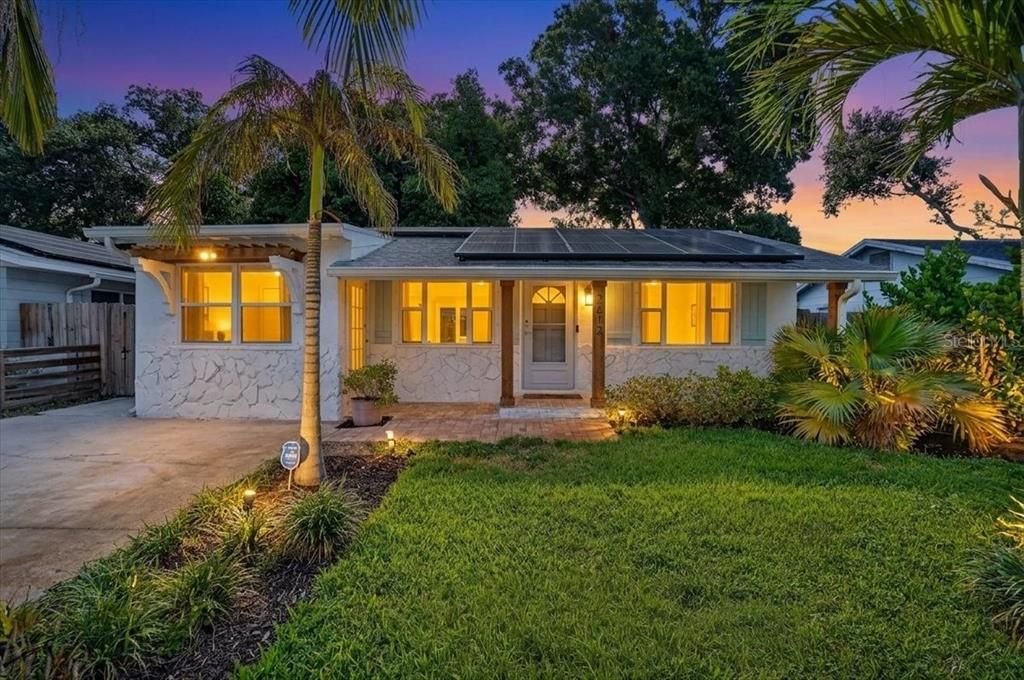 For Rent: $2,500 (2 beds, 2 baths, 1063 Square Feet)