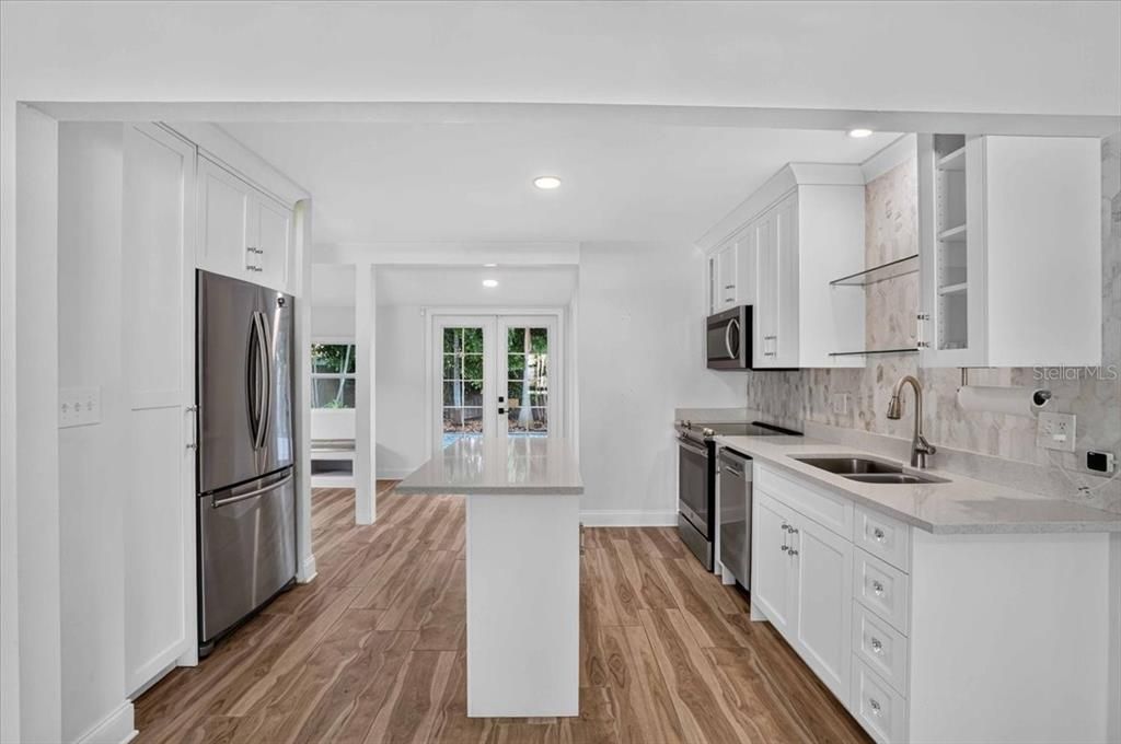 For Rent: $2,500 (2 beds, 2 baths, 1063 Square Feet)