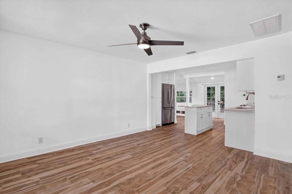 For Rent: $2,500 (2 beds, 2 baths, 1063 Square Feet)