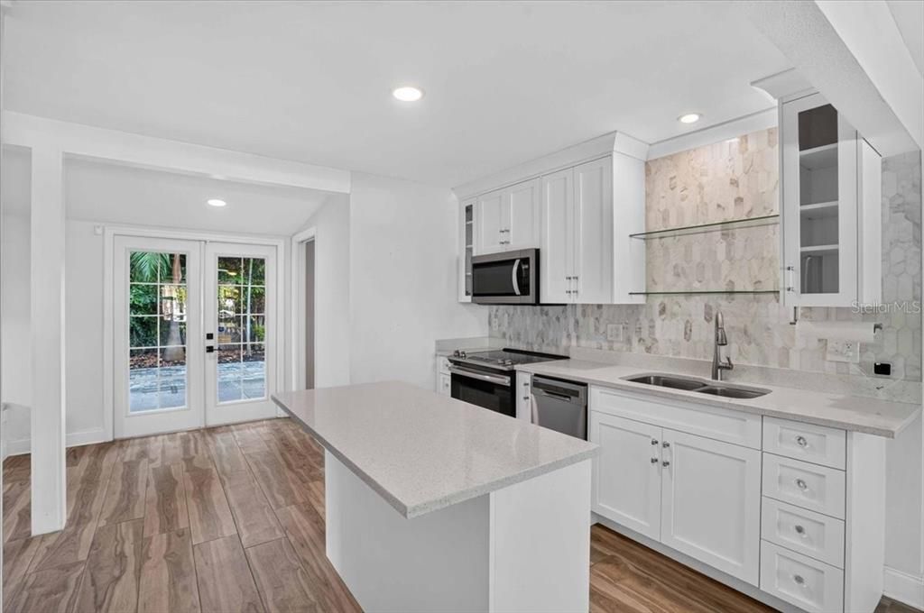 For Rent: $2,500 (2 beds, 2 baths, 1063 Square Feet)