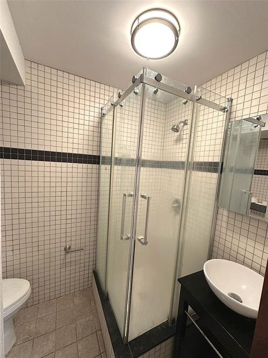 For Sale: $370,000 (2 beds, 1 baths, 857 Square Feet)