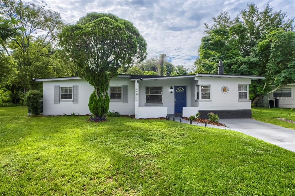 For Sale: $310,000 (3 beds, 1 baths, 1832 Square Feet)