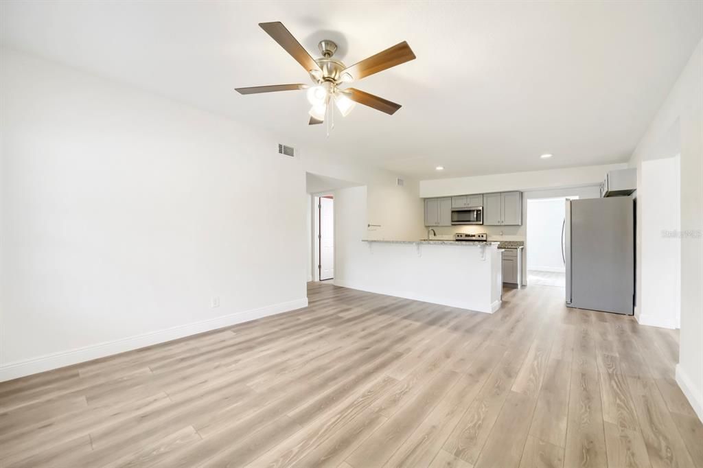 For Sale: $310,000 (3 beds, 1 baths, 1832 Square Feet)
