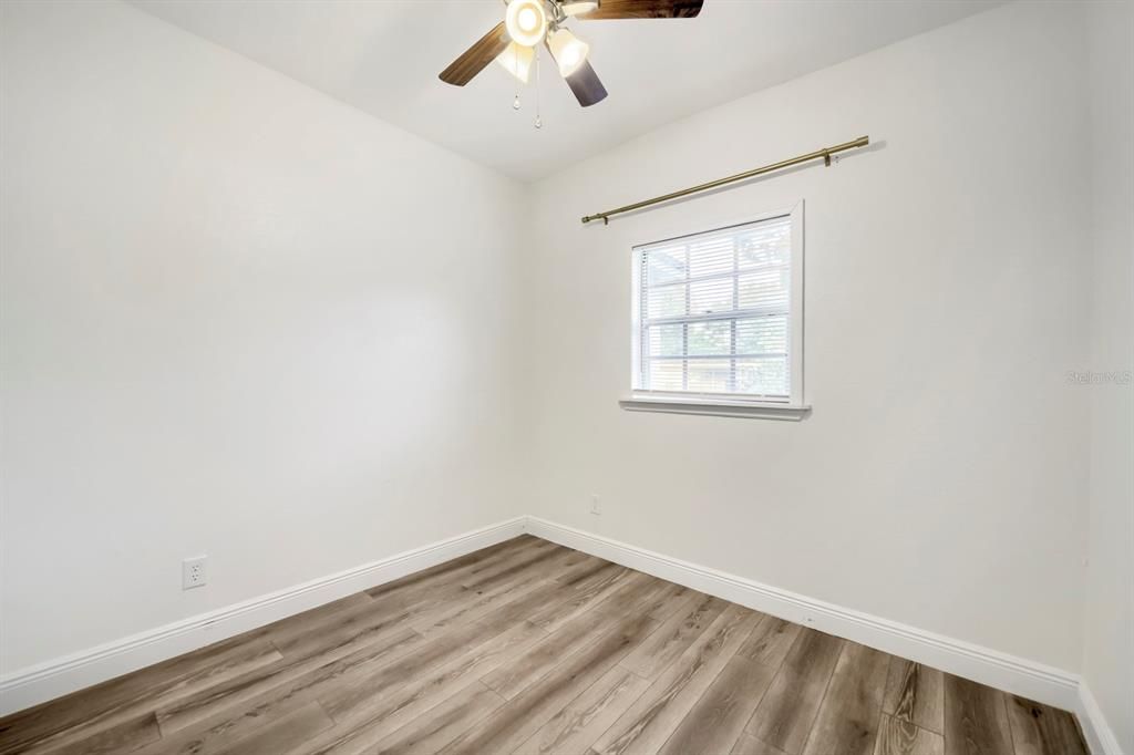 For Sale: $310,000 (3 beds, 1 baths, 1832 Square Feet)