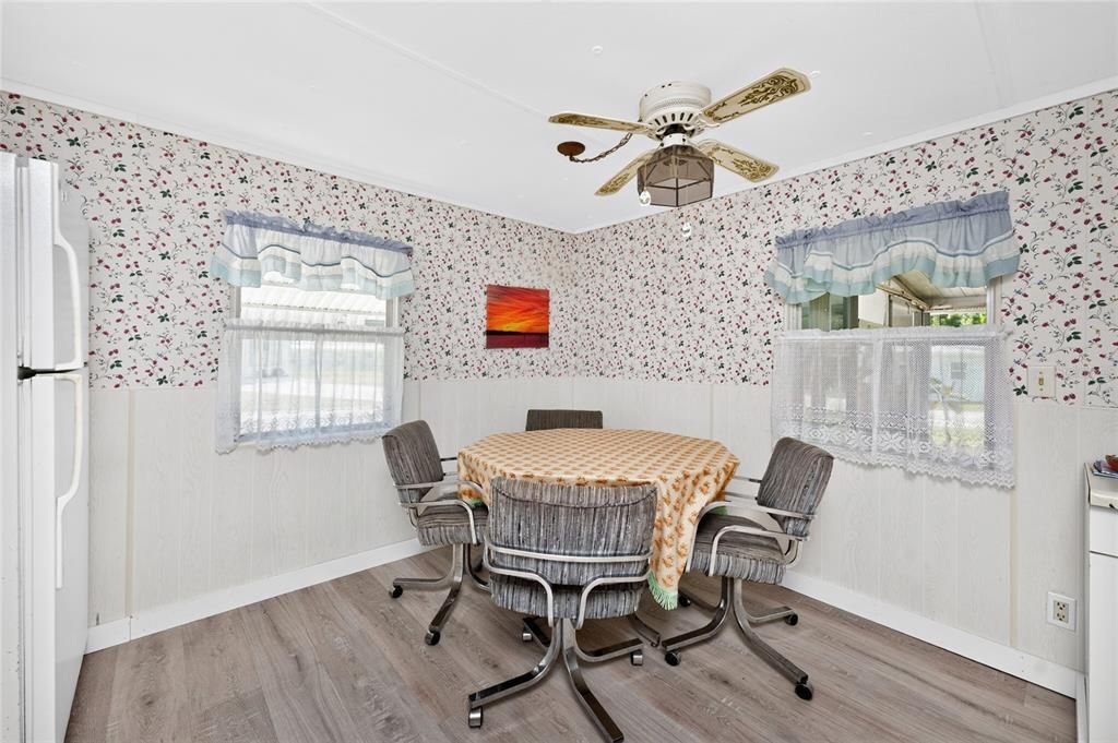 For Sale: $95,000 (2 beds, 1 baths, 624 Square Feet)