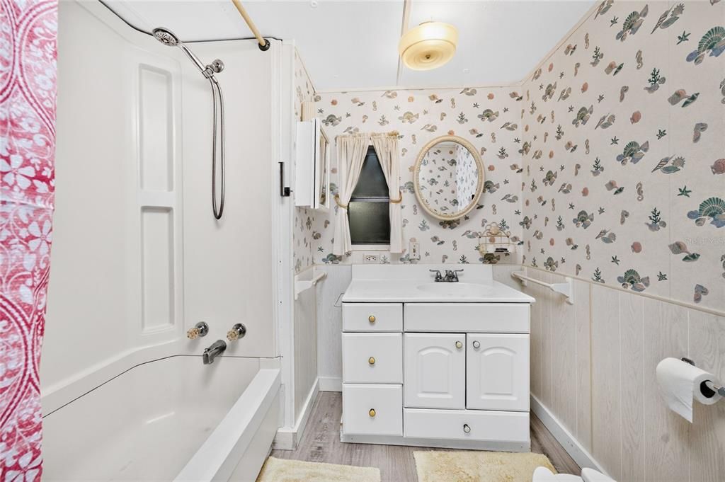 For Sale: $95,000 (2 beds, 1 baths, 624 Square Feet)
