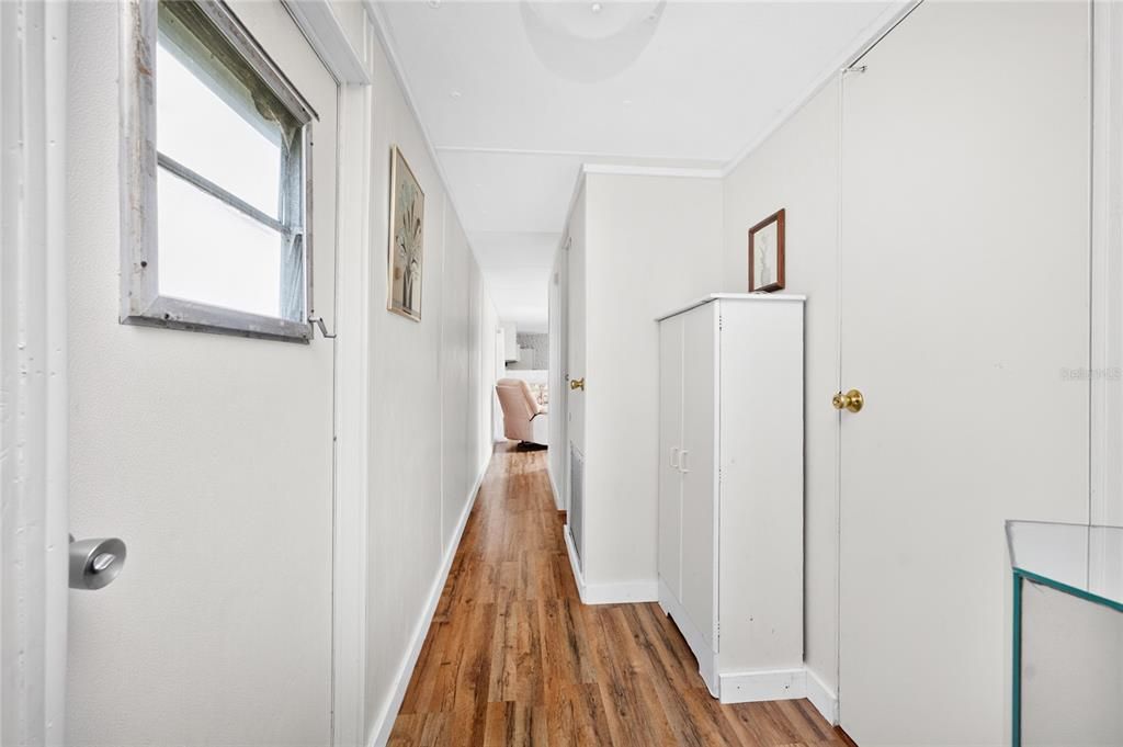For Sale: $95,000 (2 beds, 1 baths, 624 Square Feet)