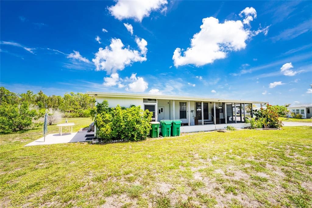 For Sale: $95,000 (2 beds, 1 baths, 624 Square Feet)