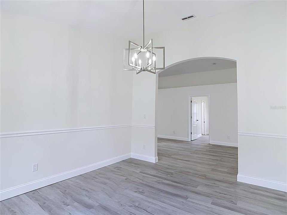En Venta: $289,900 (3 camas, 2 baños, 1671 Pies cuadrados)