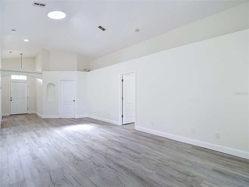 En Venta: $289,900 (3 camas, 2 baños, 1671 Pies cuadrados)
