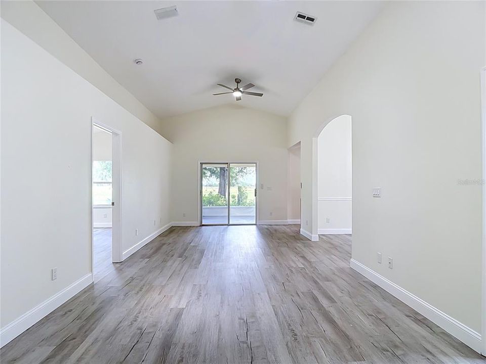 En Venta: $289,900 (3 camas, 2 baños, 1671 Pies cuadrados)