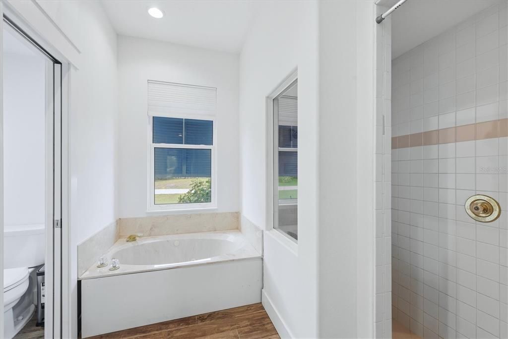 For Sale: $969,000 (4 beds, 3 baths, 2962 Square Feet)