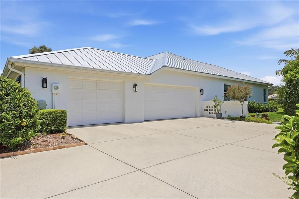 For Sale: $969,000 (4 beds, 3 baths, 2962 Square Feet)